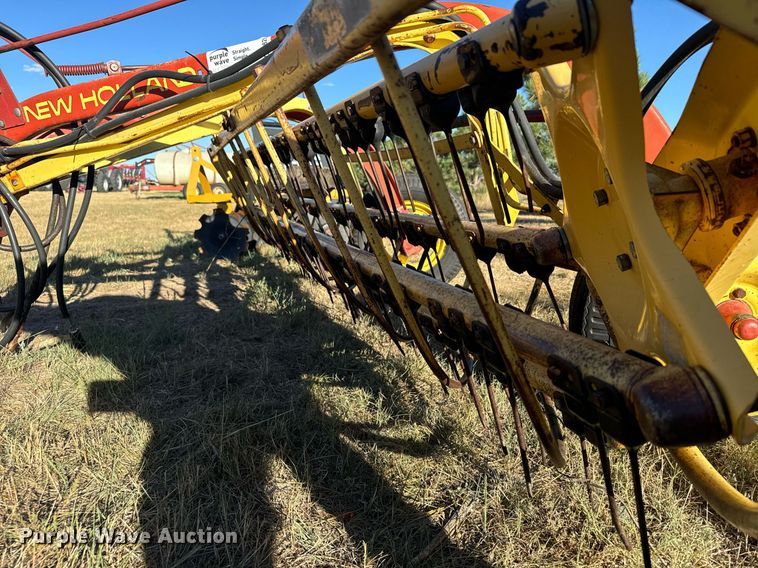 image for item DV2828 Hew Holland 258 hay rake