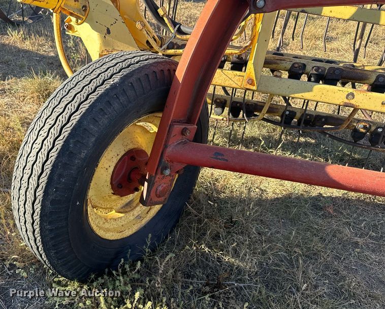 image for item DV2828 Hew Holland 258 hay rake