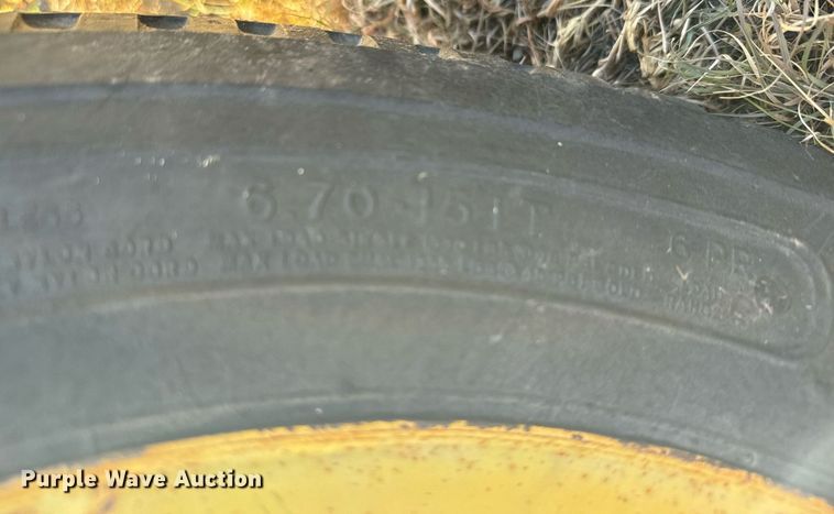 image for item DV2828 Hew Holland 258 hay rake