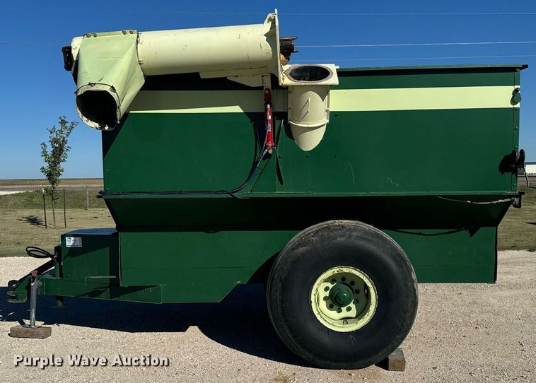 image for item DV2835 Harris & Thrush BIG 12 12-K grain cart