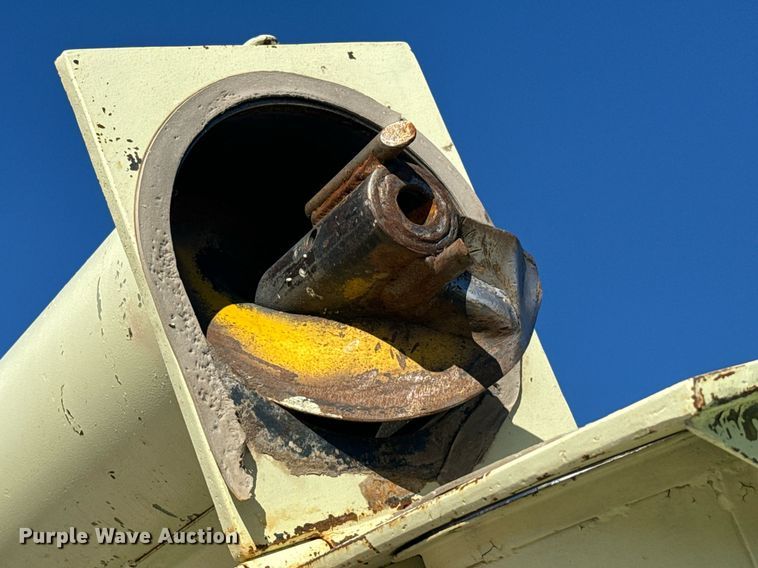 image for item DV2835 Harris & Thrush BIG 12 12-K grain cart