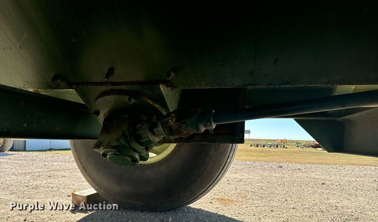 image for item DV2835 Harris & Thrush BIG 12 12-K grain cart