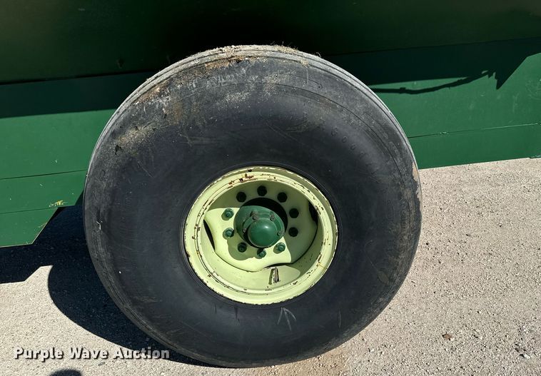 image for item DV2835 Harris & Thrush BIG 12 12-K grain cart