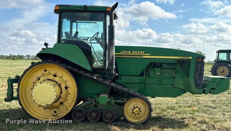 image for item DX1317 2000 John Deere 8410T tractor