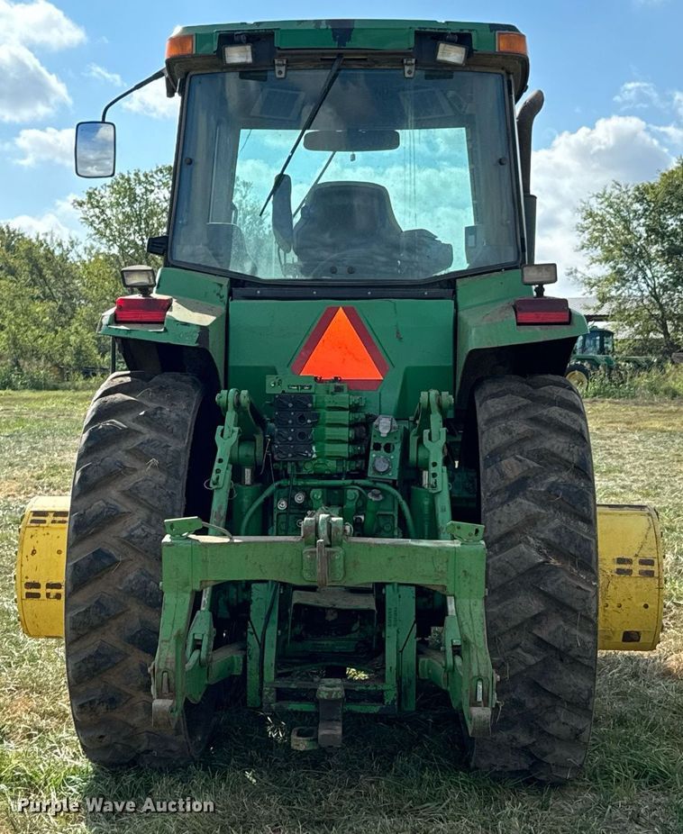 image for item DX1317 2000 John Deere 8410T tractor