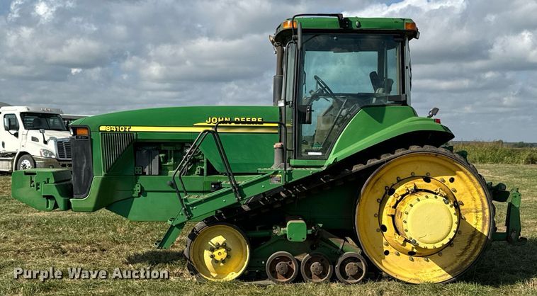 image for item DX1317 2000 John Deere 8410T tractor