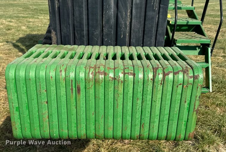 image for item DX1317 2000 John Deere 8410T tractor