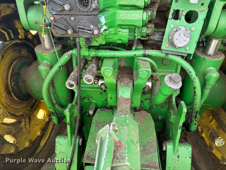 image for item DX1317 2000 John Deere 8410T tractor