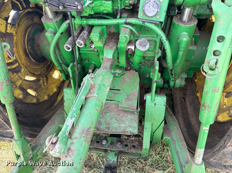 image for item DX1317 2000 John Deere 8410T tractor