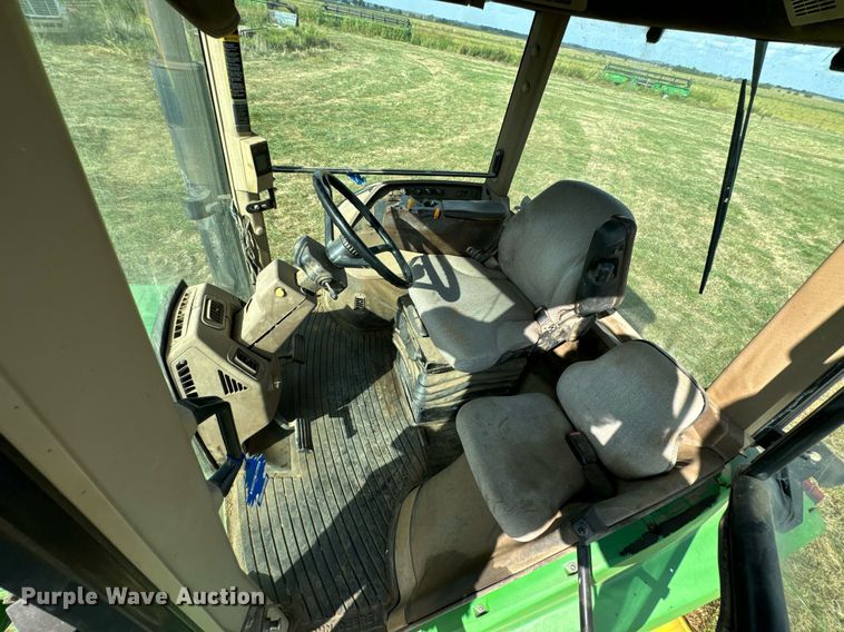 image for item DX1317 2000 John Deere 8410T tractor