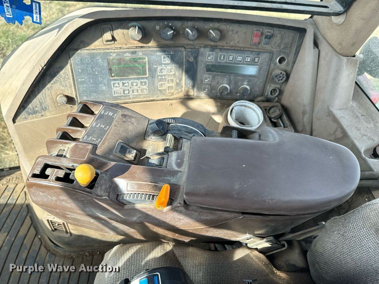 image for item DX1317 2000 John Deere 8410T tractor