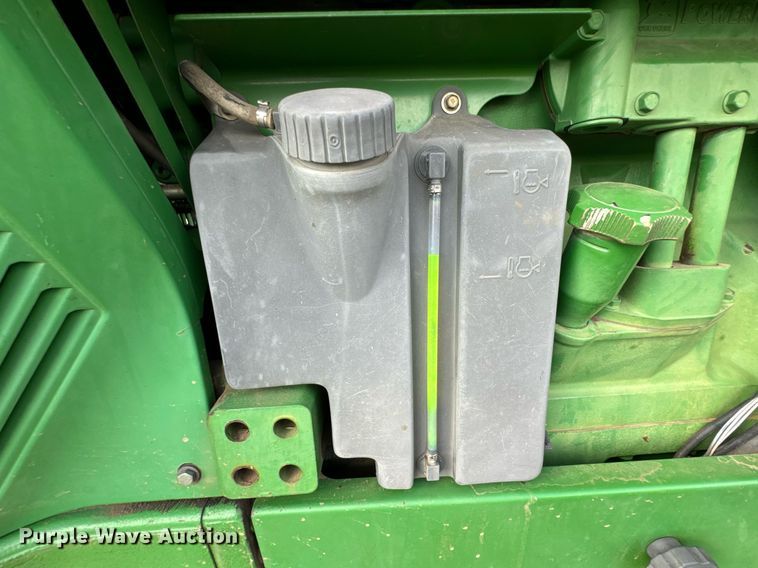 image for item DX1317 2000 John Deere 8410T tractor