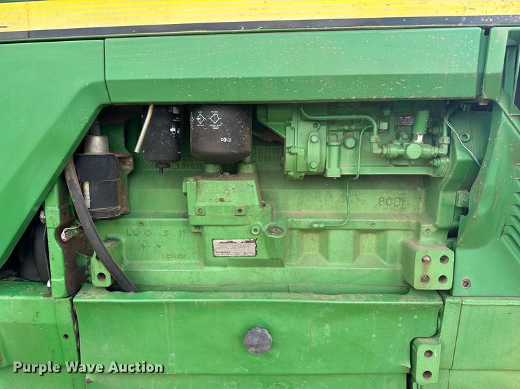 image for item DX1317 2000 John Deere 8410T tractor