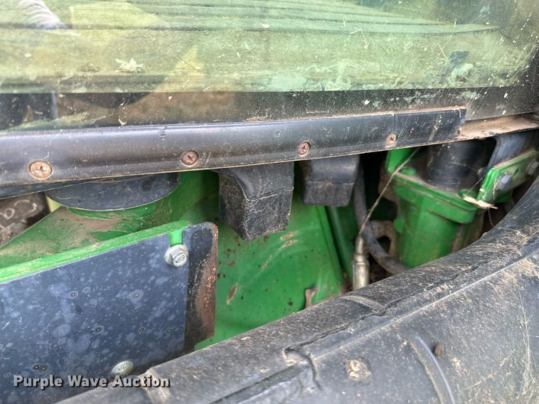 image for item DX1317 2000 John Deere 8410T tractor