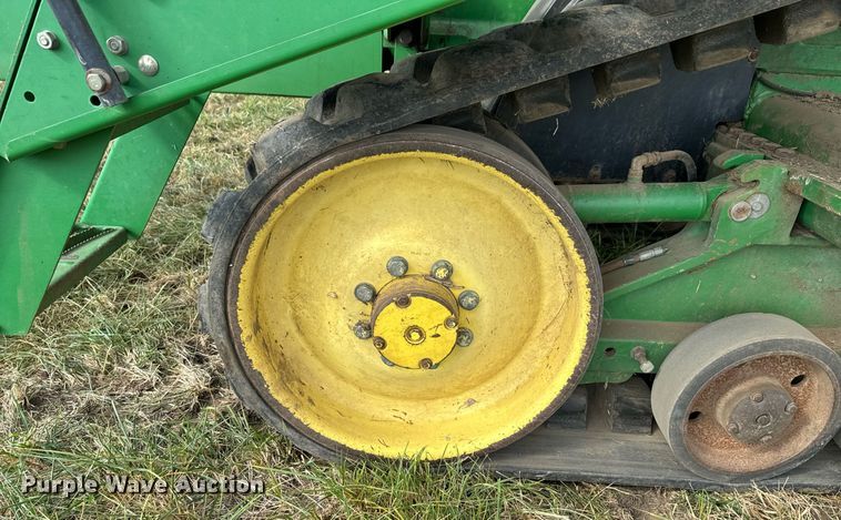 image for item DX1317 2000 John Deere 8410T tractor