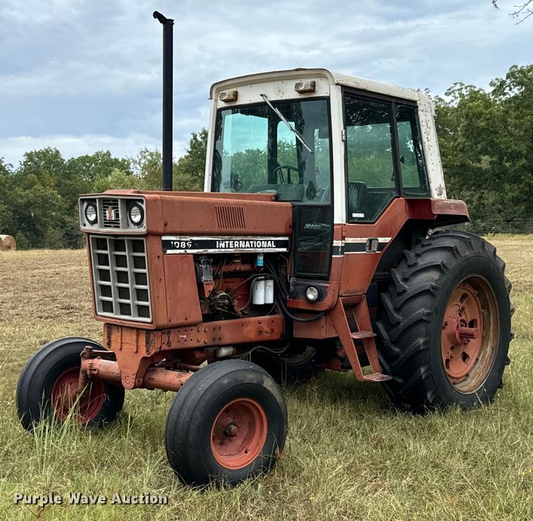 image for item DX1329 International Harvester 1086 tractor