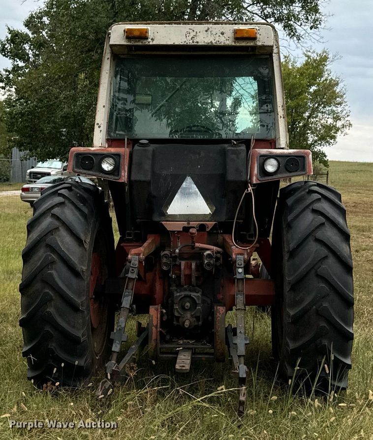 image for item DX1329 International Harvester 1086 tractor