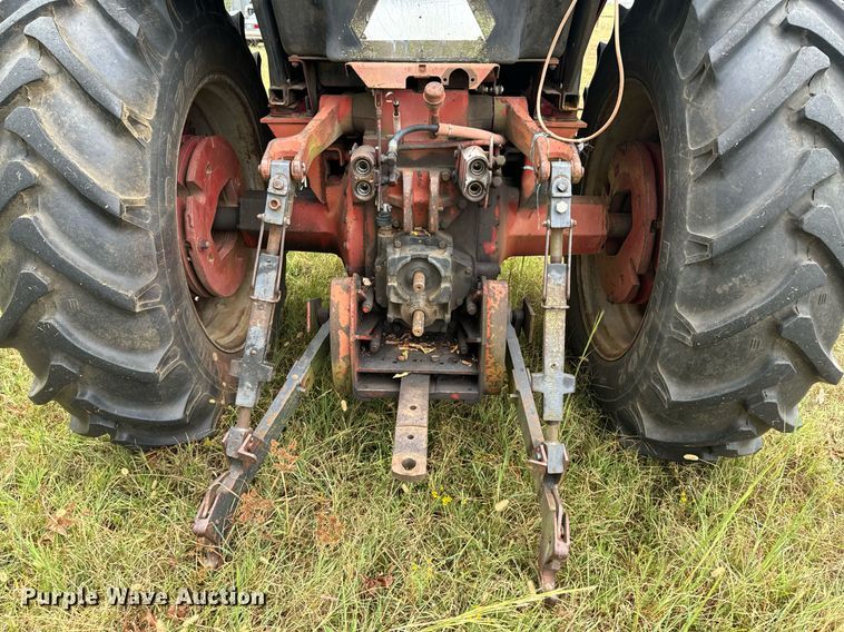 image for item DX1329 International Harvester 1086 tractor