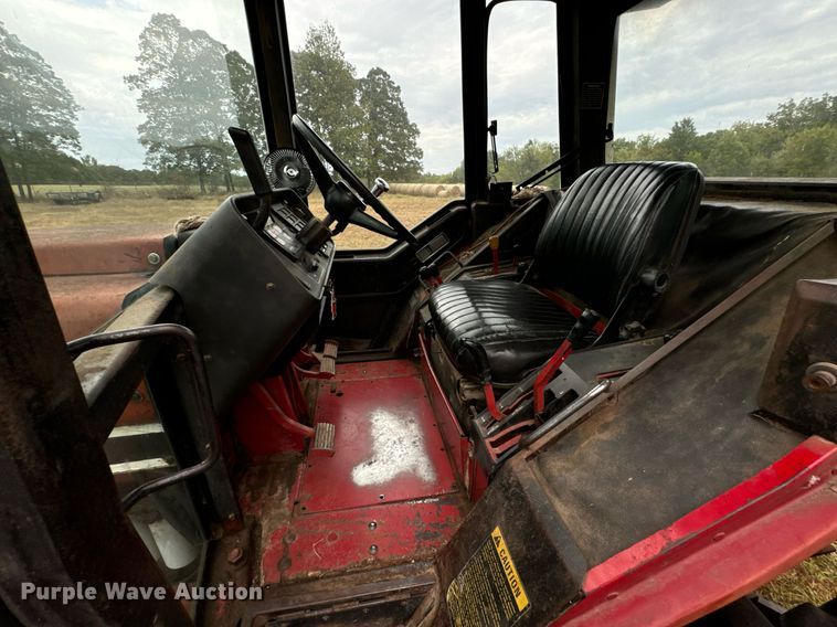 image for item DX1329 International Harvester 1086 tractor