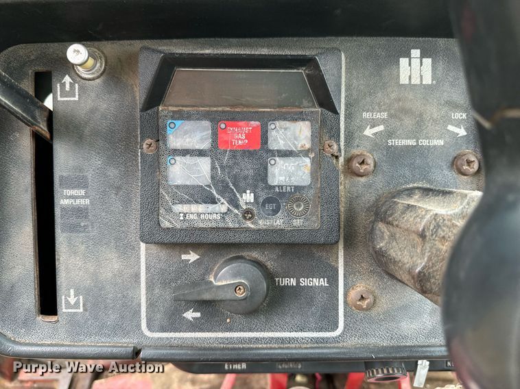 image for item DX1329 International Harvester 1086 tractor