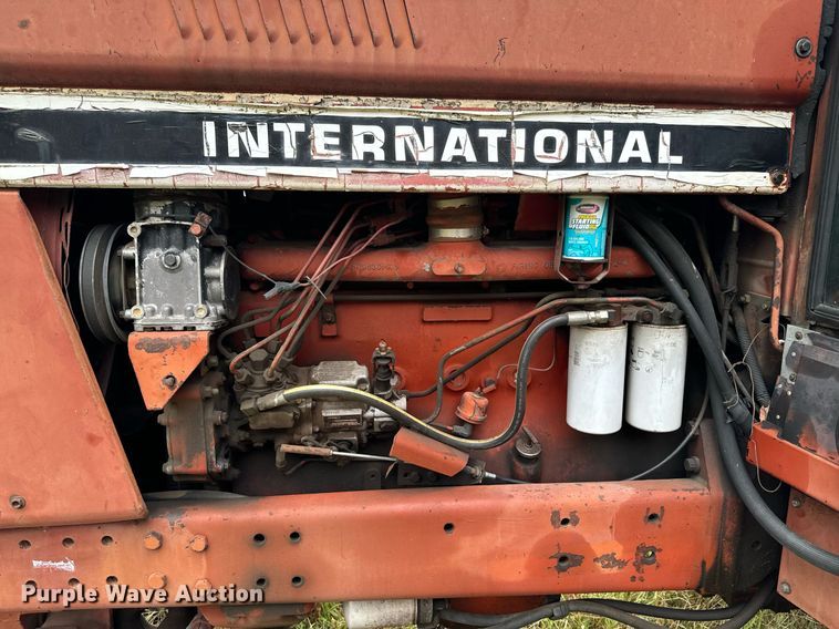 image for item DX1329 International Harvester 1086 tractor
