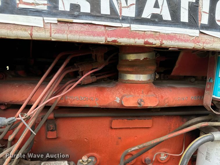 image for item DX1329 International Harvester 1086 tractor