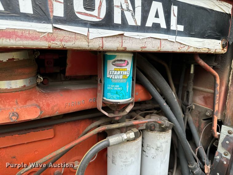 image for item DX1329 International Harvester 1086 tractor