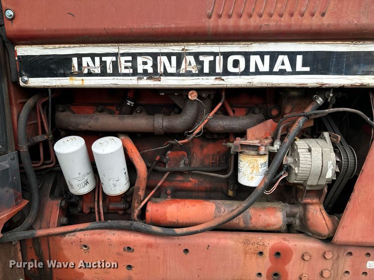 image for item DX1329 International Harvester 1086 tractor