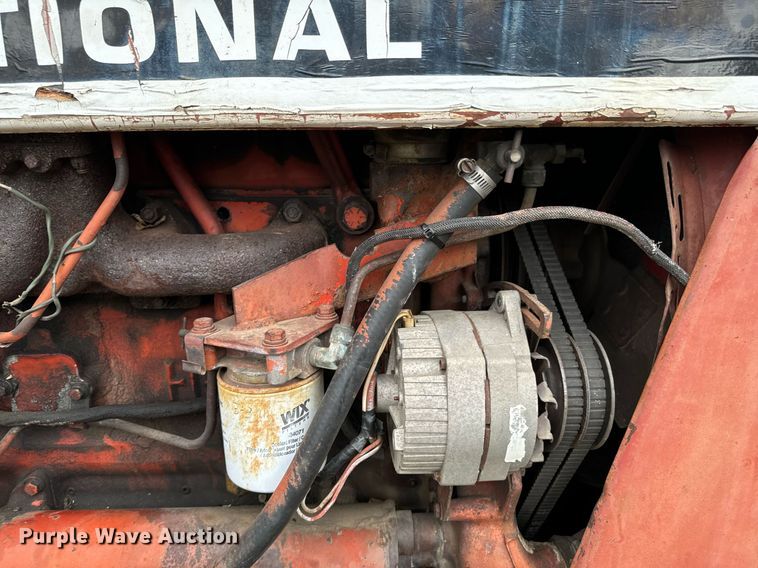 image for item DX1329 International Harvester 1086 tractor