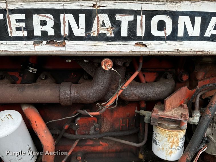 image for item DX1329 International Harvester 1086 tractor