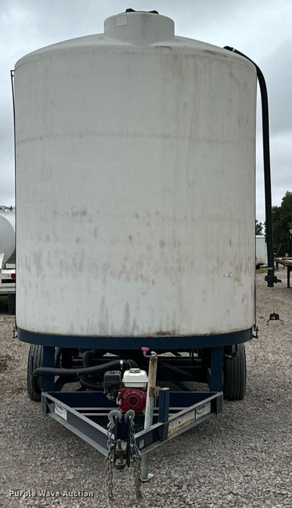 image for item DX1333 Ag Spray Double Cone nurse tank trailer