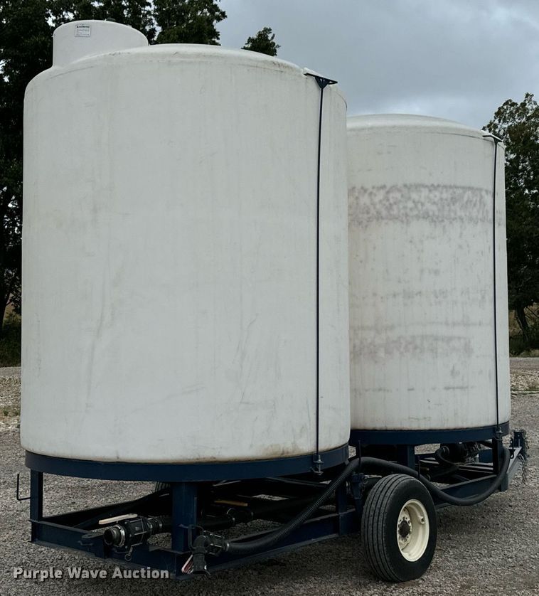 image for item DX1333 Ag Spray Double Cone nurse tank trailer
