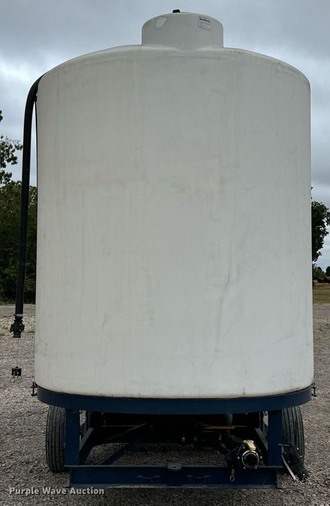 image for item DX1333 Ag Spray Double Cone nurse tank trailer