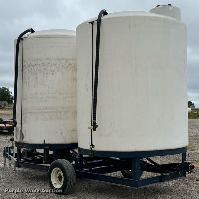image for item DX1333 Ag Spray Double Cone nurse tank trailer