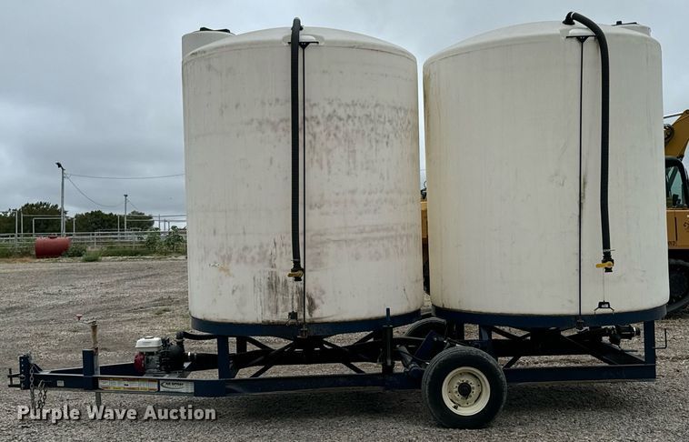 image for item DX1333 Ag Spray Double Cone nurse tank trailer