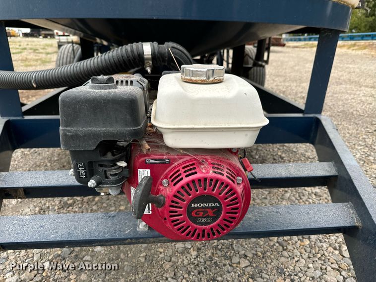 image for item DX1333 Ag Spray Double Cone nurse tank trailer