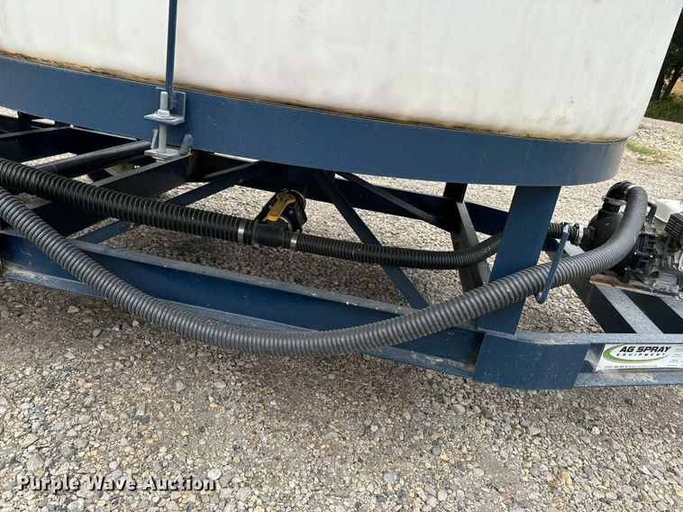 image for item DX1333 Ag Spray Double Cone nurse tank trailer