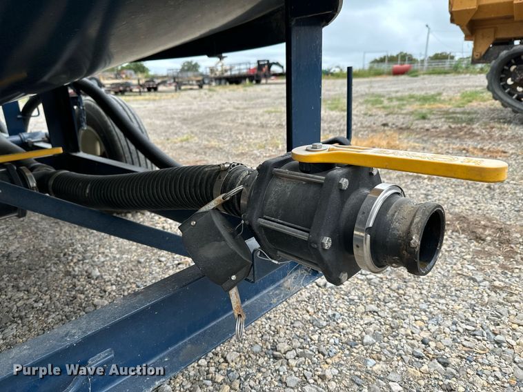 image for item DX1333 Ag Spray Double Cone nurse tank trailer