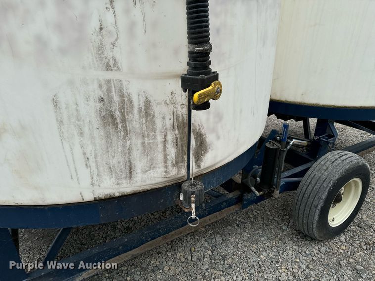 image for item DX1333 Ag Spray Double Cone nurse tank trailer