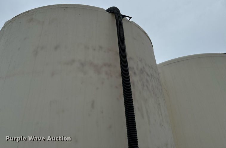 image for item DX1333 Ag Spray Double Cone nurse tank trailer