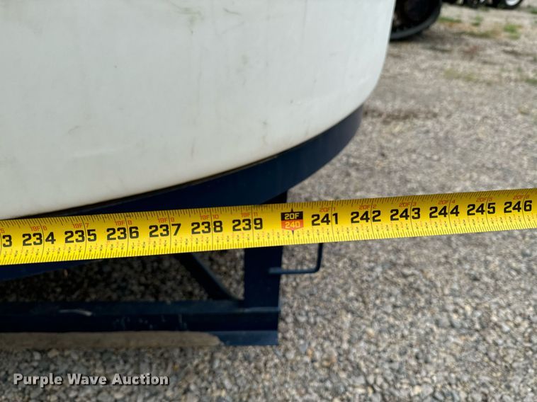 image for item DX1333 Ag Spray Double Cone nurse tank trailer