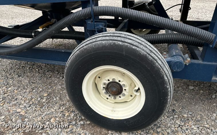 image for item DX1333 Ag Spray Double Cone nurse tank trailer