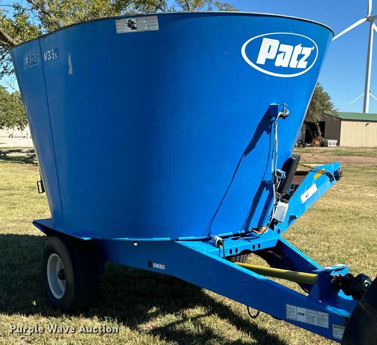image for item DX1353 Patz V350 feed mixer