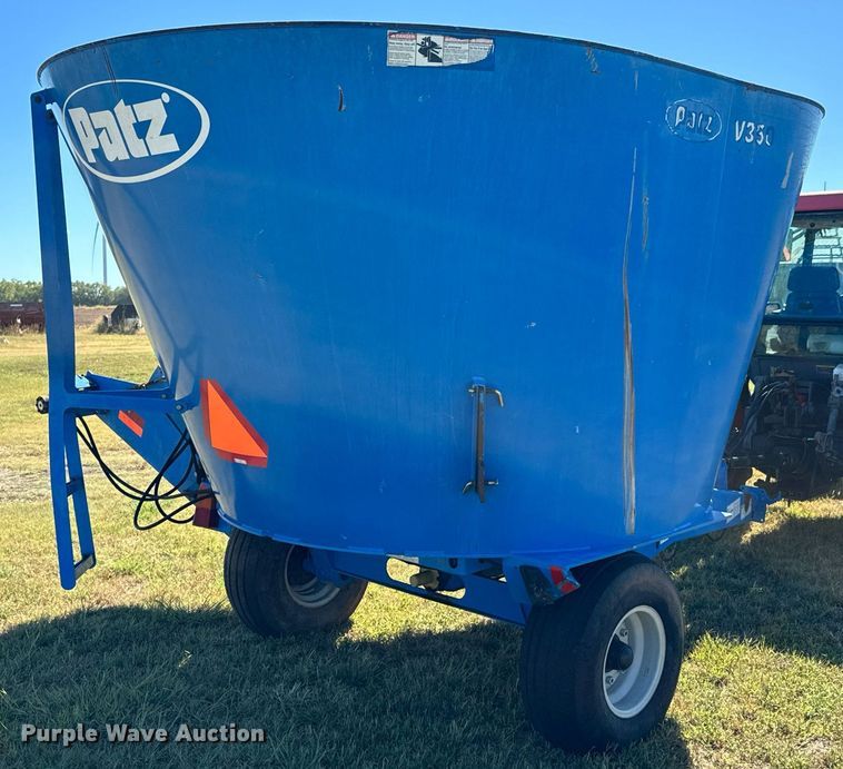 image for item DX1353 Patz V350 feed mixer