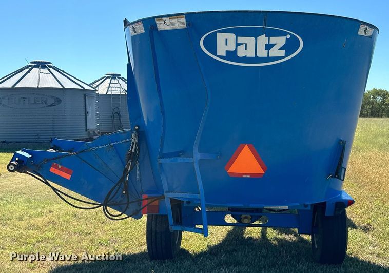 image for item DX1353 Patz V350 feed mixer