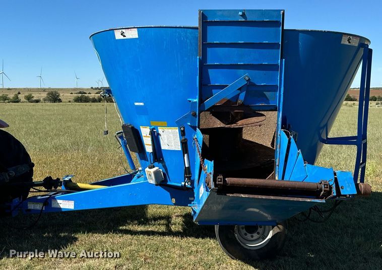 image for item DX1353 Patz V350 feed mixer