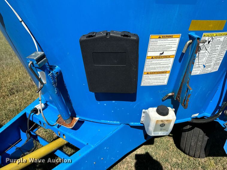 image for item DX1353 Patz V350 feed mixer