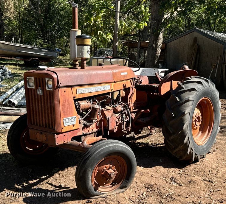 image for item DX1362 1962 International Harvester 504 tractor