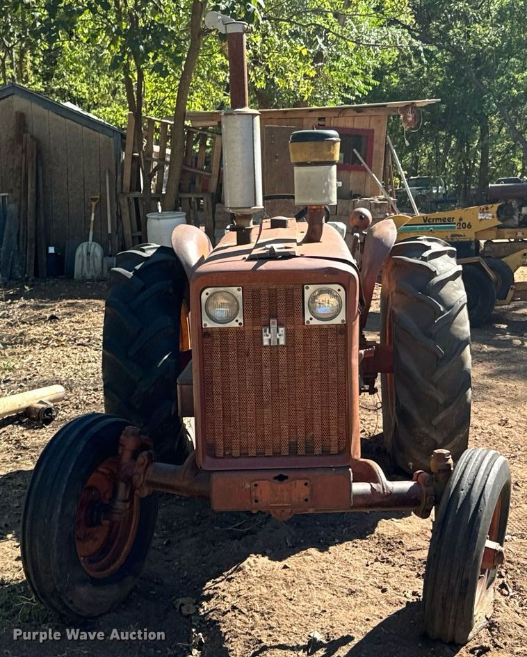 image for item DX1362 1962 International Harvester 504 tractor