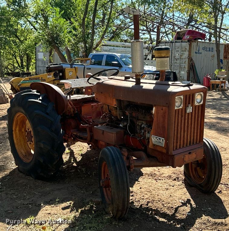 image for item DX1362 1962 International Harvester 504 tractor